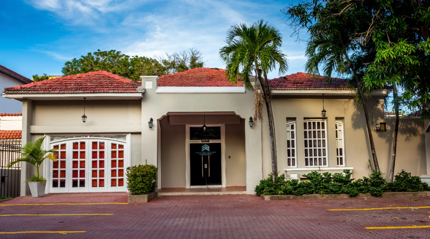 Foto frontal oficinas